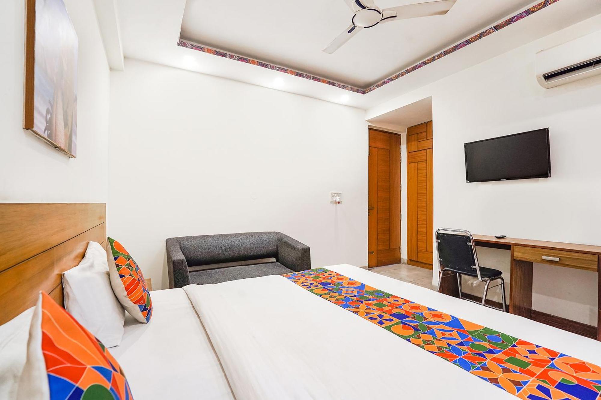 Fabhotel Emoji Stays Gurgaon Exterior foto